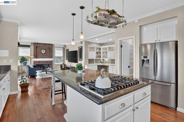 8257 Brittany Dr, Dublin, CA 94568