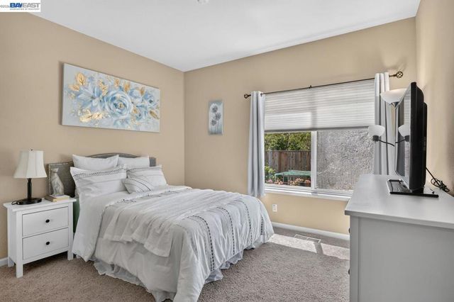8257 Brittany Dr, Dublin, CA 94568