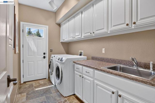 8257 Brittany Dr, Dublin, CA 94568