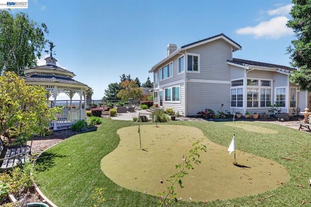 8257 Brittany Dr, Dublin, CA 94568