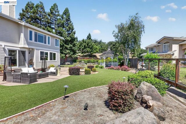 8257 Brittany Dr, Dublin, CA 94568