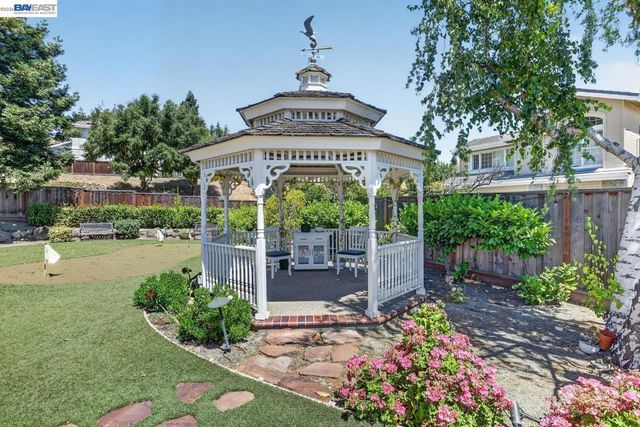 8257 Brittany Dr, Dublin, CA 94568