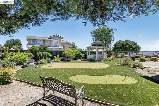 8257 Brittany Dr, Dublin, CA 94568