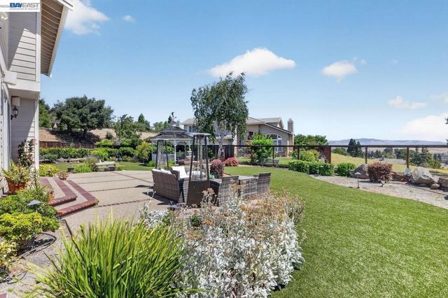8257 Brittany Dr, Dublin, CA 94568