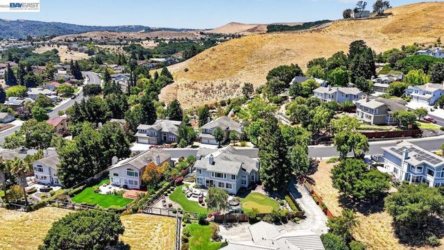 8257 Brittany Dr, Dublin, CA 94568