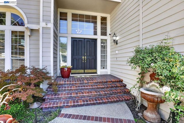 8257 Brittany Dr, Dublin, CA 94568