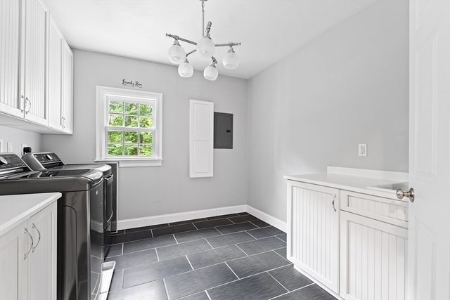 16 Kingsbury Dr, Holliston, MA 01746
