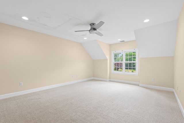 16 Kingsbury Dr, Holliston, MA 01746