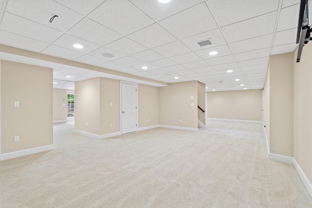 16 Kingsbury Dr, Holliston, MA 01746