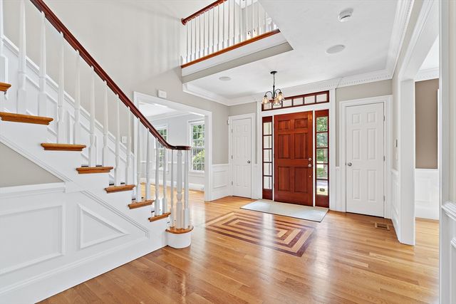 16 Kingsbury Dr, Holliston, MA 01746