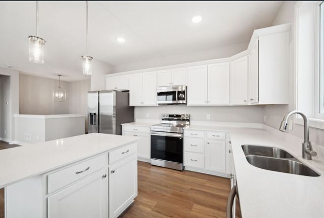 1125 Legacy Parkway, New Richmond, WI 54017