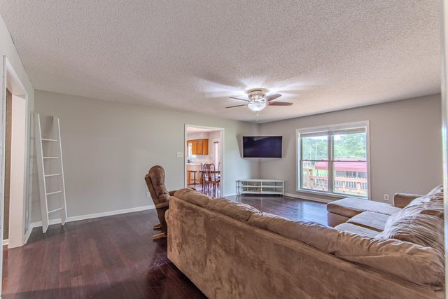 606 DUREN DR, Adamsville, TN 38310
