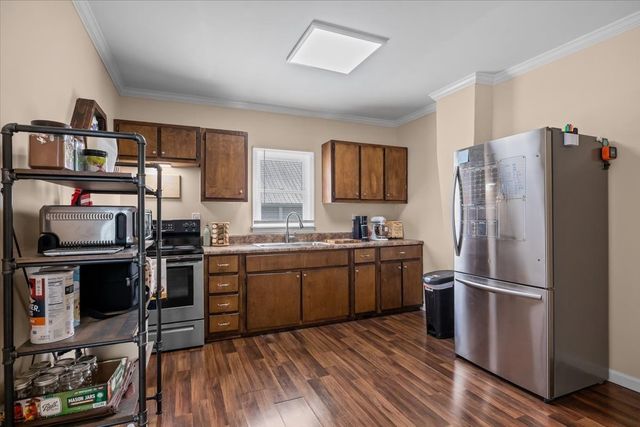 32 High St, Mc Ewen, TN 37101
