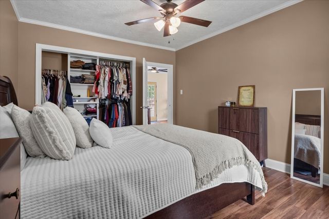 32 High St, Mc Ewen, TN 37101