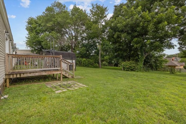 32 High St, Mc Ewen, TN 37101
