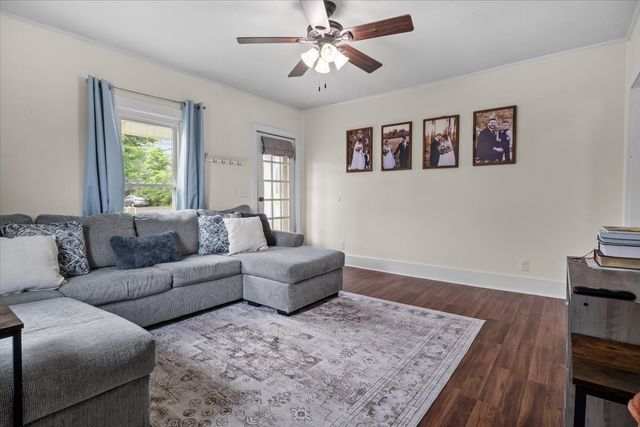 32 High St, Mc Ewen, TN 37101