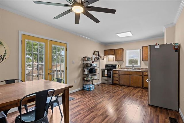 32 High St, Mc Ewen, TN 37101