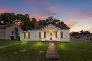32 High St, Mc Ewen, TN 37101