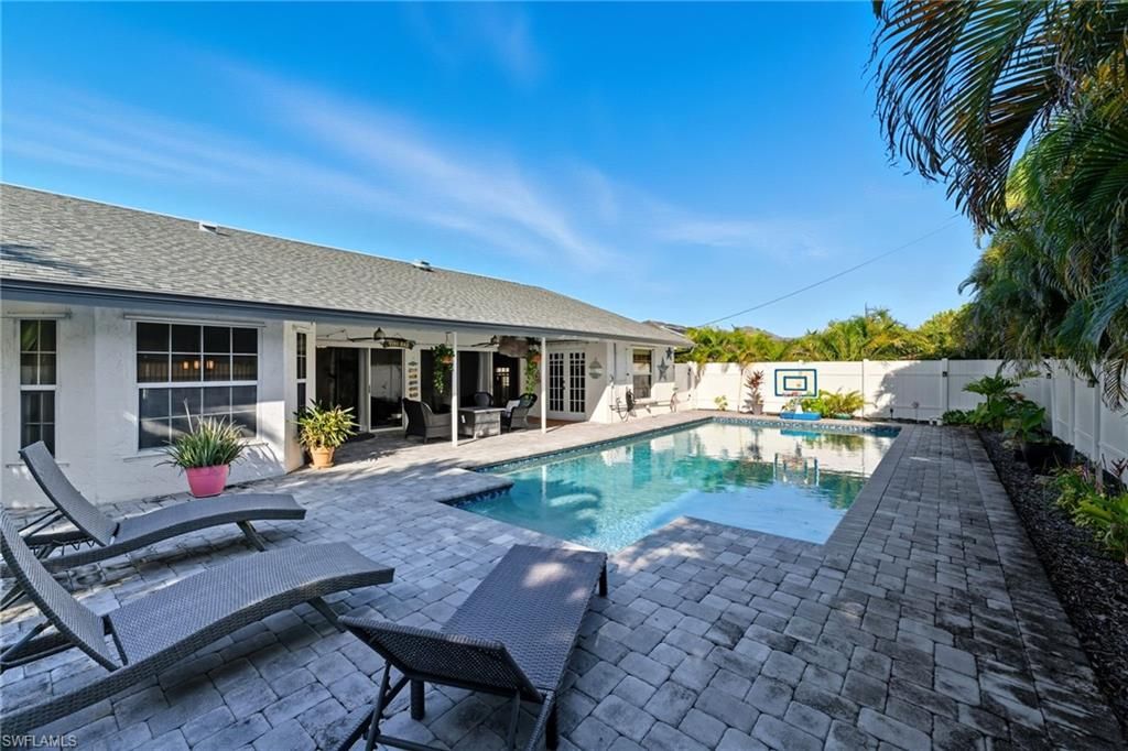 1310 SW 19th LN, Cape Coral, FL 33991