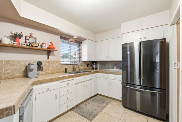 1720 W Barstow Avenue, Fresno, CA 93711