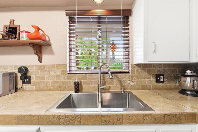 1720 W Barstow Avenue, Fresno, CA 93711