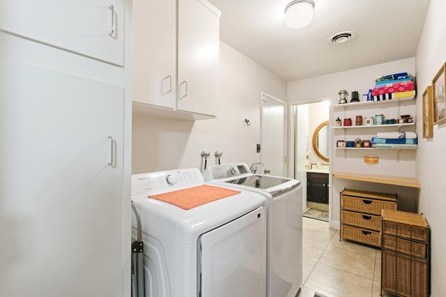 1720 W Barstow Avenue, Fresno, CA 93711