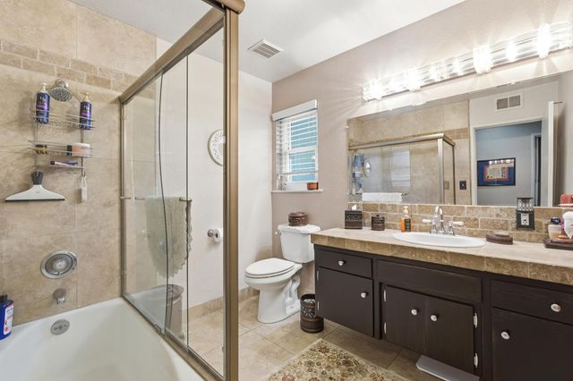 1720 W Barstow Avenue, Fresno, CA 93711