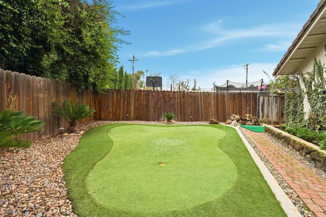 1720 W Barstow Avenue, Fresno, CA 93711