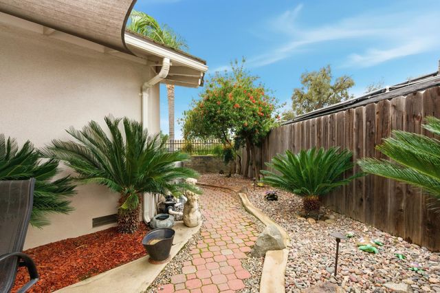 1720 W Barstow Avenue, Fresno, CA 93711