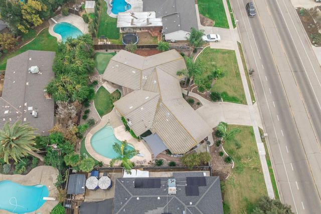 1720 W Barstow Avenue, Fresno, CA 93711