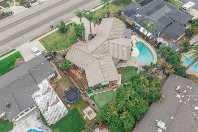 1720 W Barstow Avenue, Fresno, CA 93711