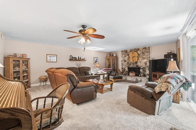 1720 W Barstow Avenue, Fresno, CA 93711