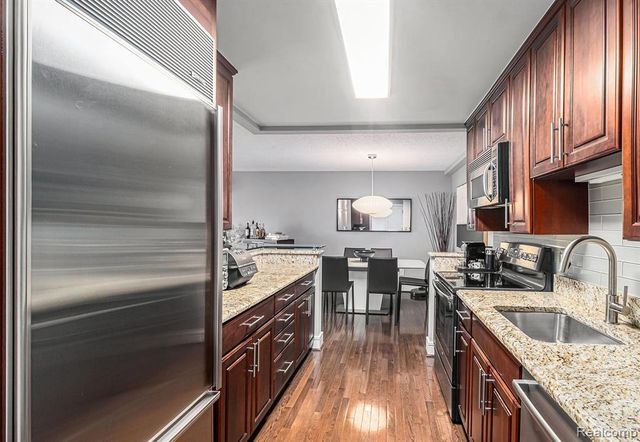 411 S Old Woodward Avenue 824, Birmingham, MI 48009