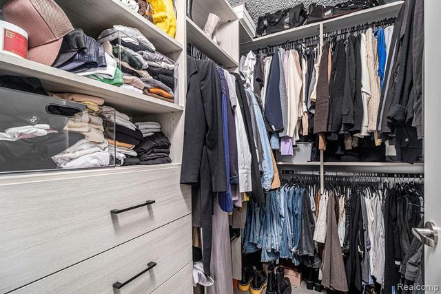 411 S Old Woodward Avenue 824, Birmingham, MI 48009