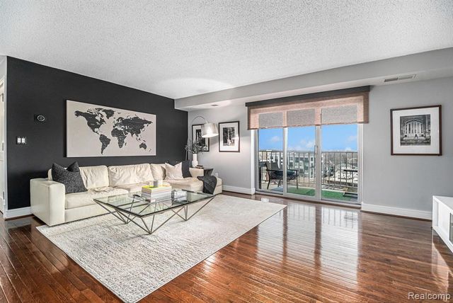 411 S Old Woodward Avenue 824, Birmingham, MI 48009