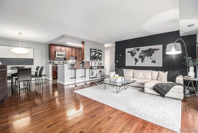 411 S Old Woodward Avenue 824, Birmingham, MI 48009