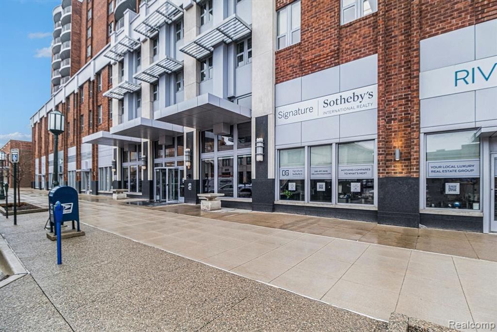 411 S Old Woodward Avenue 824, Birmingham, MI 48009