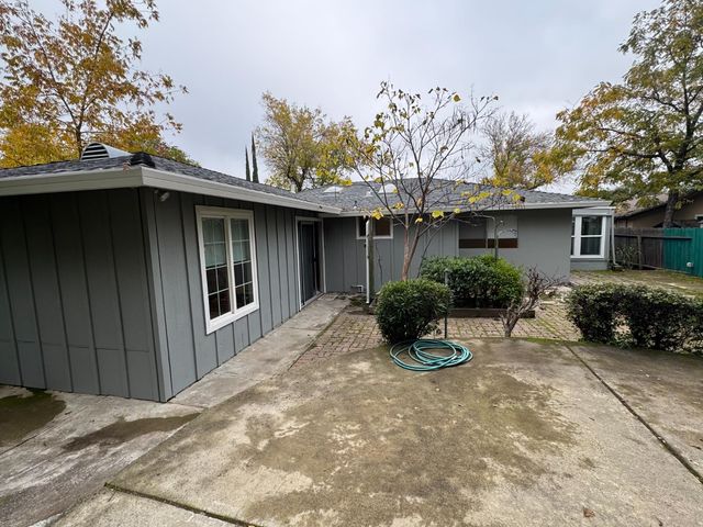 1318 Susan Cir, Roseville, CA 95661