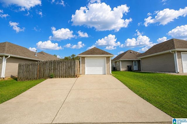 2231 VILLAGE LANE, Calera, AL 35040
