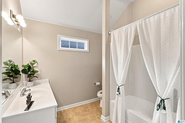 2231 VILLAGE LANE, Calera, AL 35040