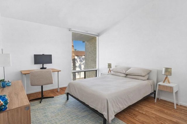 261 E La Verne Way Q, Palm Springs, CA 92264