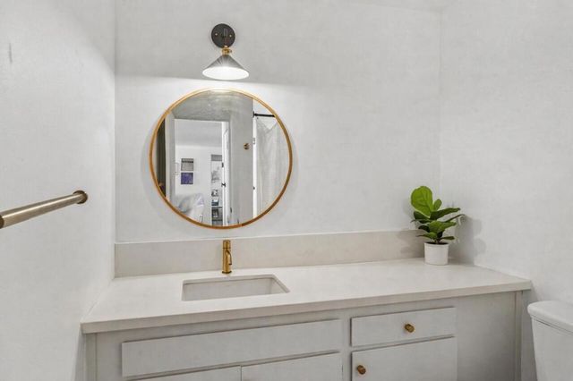 261 E La Verne Way Q, Palm Springs, CA 92264