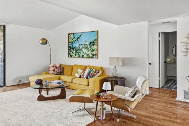 261 E La Verne Way Q, Palm Springs, CA 92264