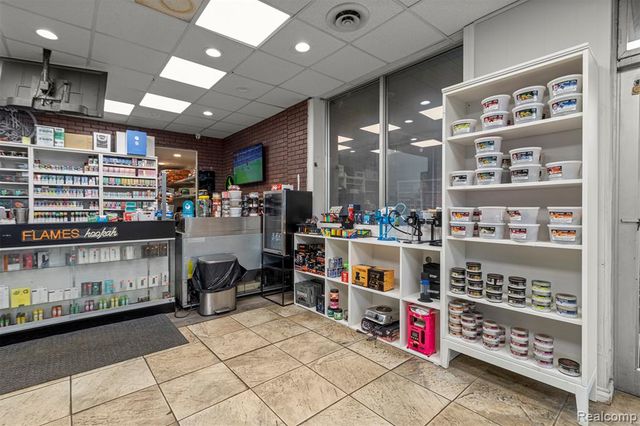 25462 Ford Road, Dearborn Heights, MI 48127