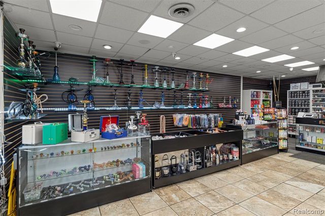 25462 Ford Road, Dearborn Heights, MI 48127