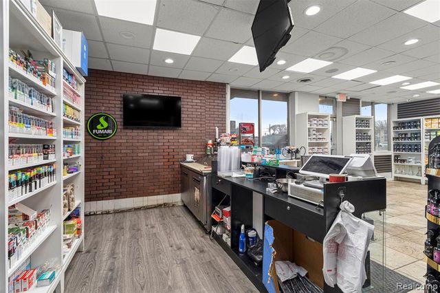 25462 Ford Road, Dearborn Heights, MI 48127