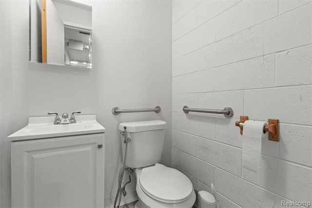 25462 Ford Road, Dearborn Heights, MI 48127