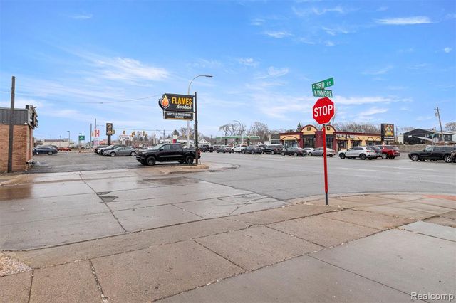 25462 Ford Road, Dearborn Heights, MI 48127