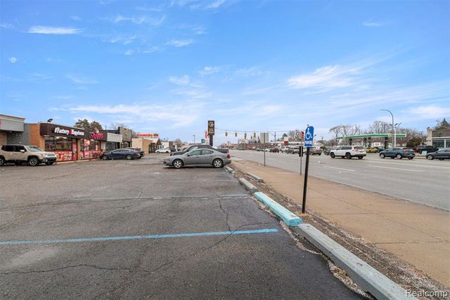 25462 Ford Road, Dearborn Heights, MI 48127