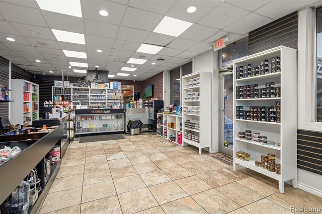 25462 Ford Road, Dearborn Heights, MI 48127